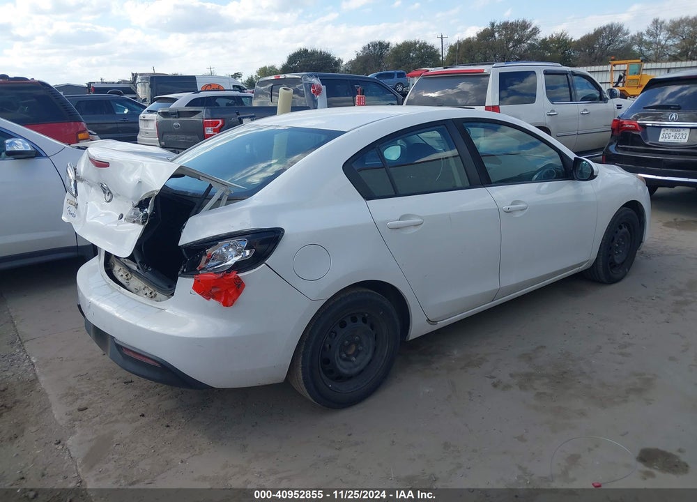 2011 MAZDA 3 I SPORT VIN: JM1BL1UF8B1373577