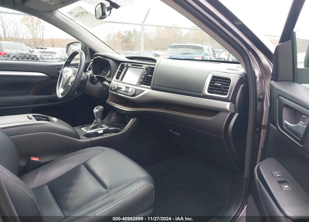 2015 TOYOTA HIGHLANDER XLE V6 VIN: 5TDJKRFH7FS164271