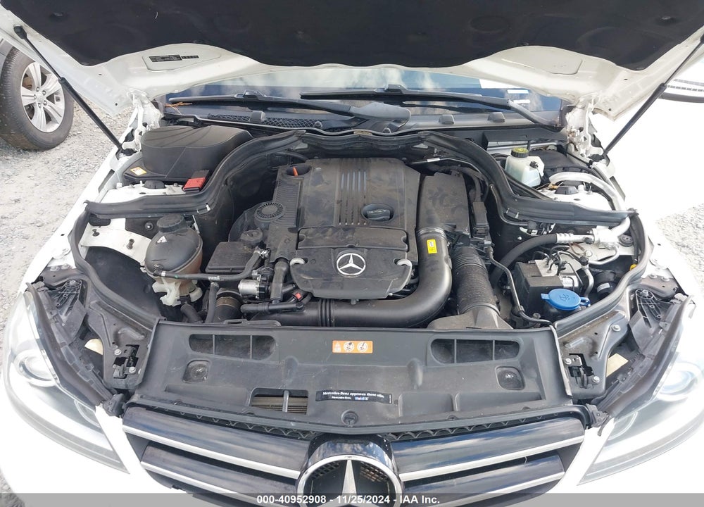 2015 MERCEDES-BENZ C 250 VIN: WDDGJ4HBXFG360200