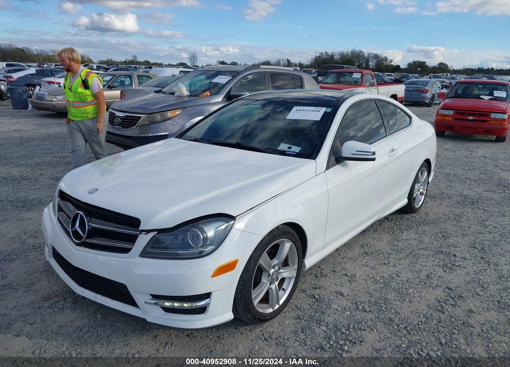 2015 MERCEDES-BENZ C 250 VIN: WDDGJ4HBXFG360200