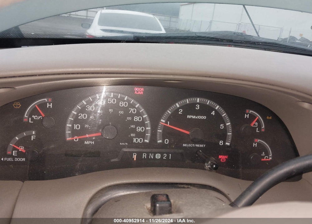 2000 FORD EXPEDITION EDDIE BAUER VIN: 1FMPU18L1YLB37199