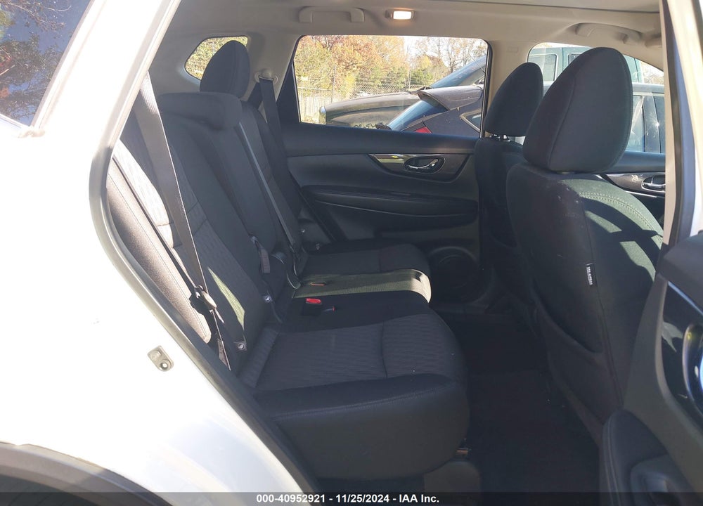 2017 NISSAN ROGUE VIN: 5N1AT2MT6HC758250