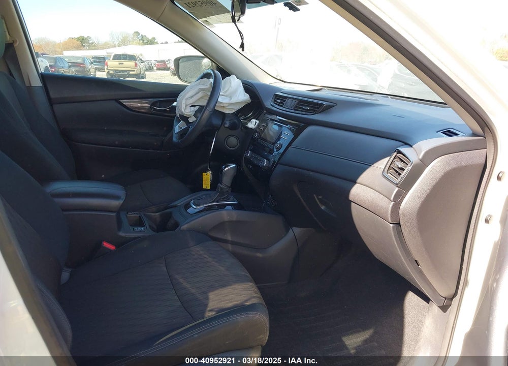 2017 NISSAN ROGUE VIN: 5N1AT2MT6HC758250
