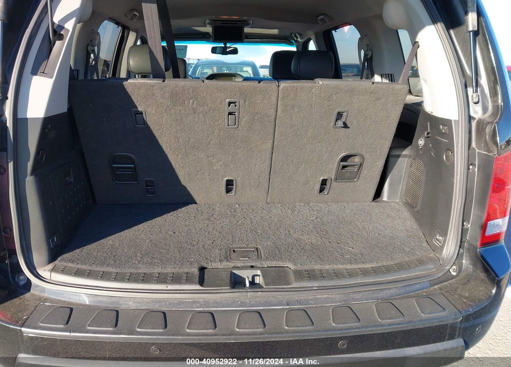 2011 HONDA PILOT TOURING VIN: 5FNYF4H91BB074401