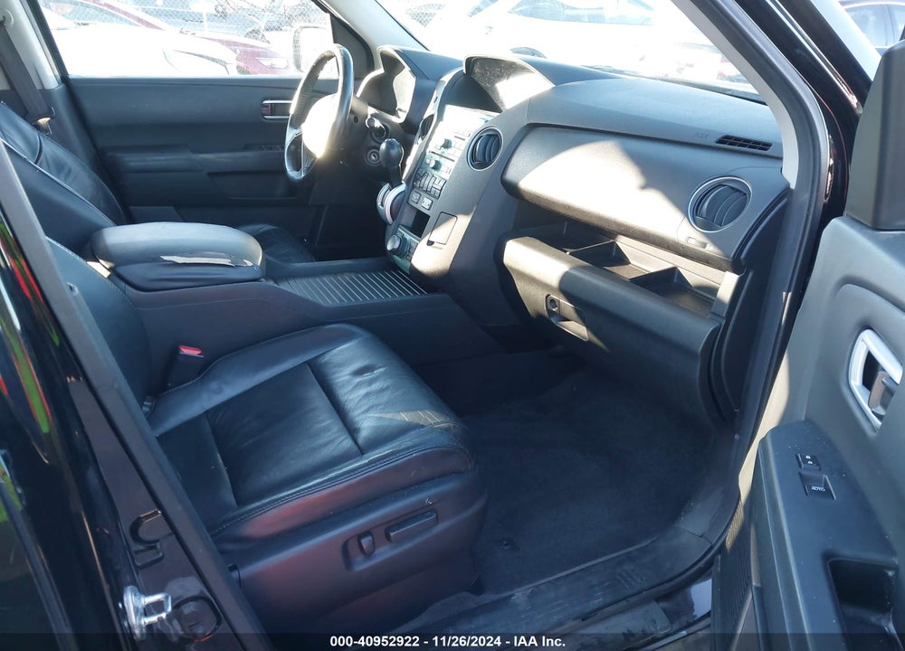 2011 HONDA PILOT TOURING VIN: 5FNYF4H91BB074401