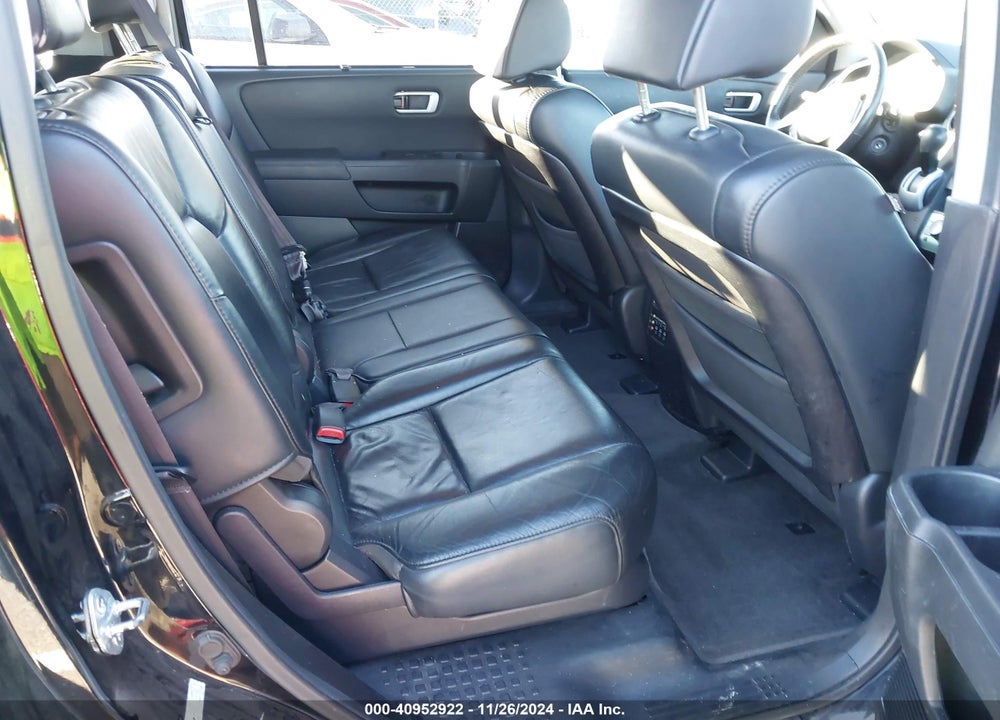 2011 HONDA PILOT TOURING VIN: 5FNYF4H91BB074401