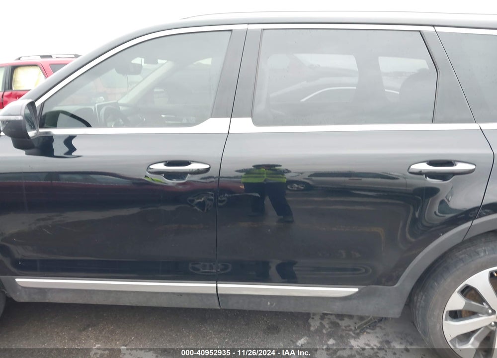2020 KIA TELLURIDE S VIN: 5XYP6DHC9LG040725
