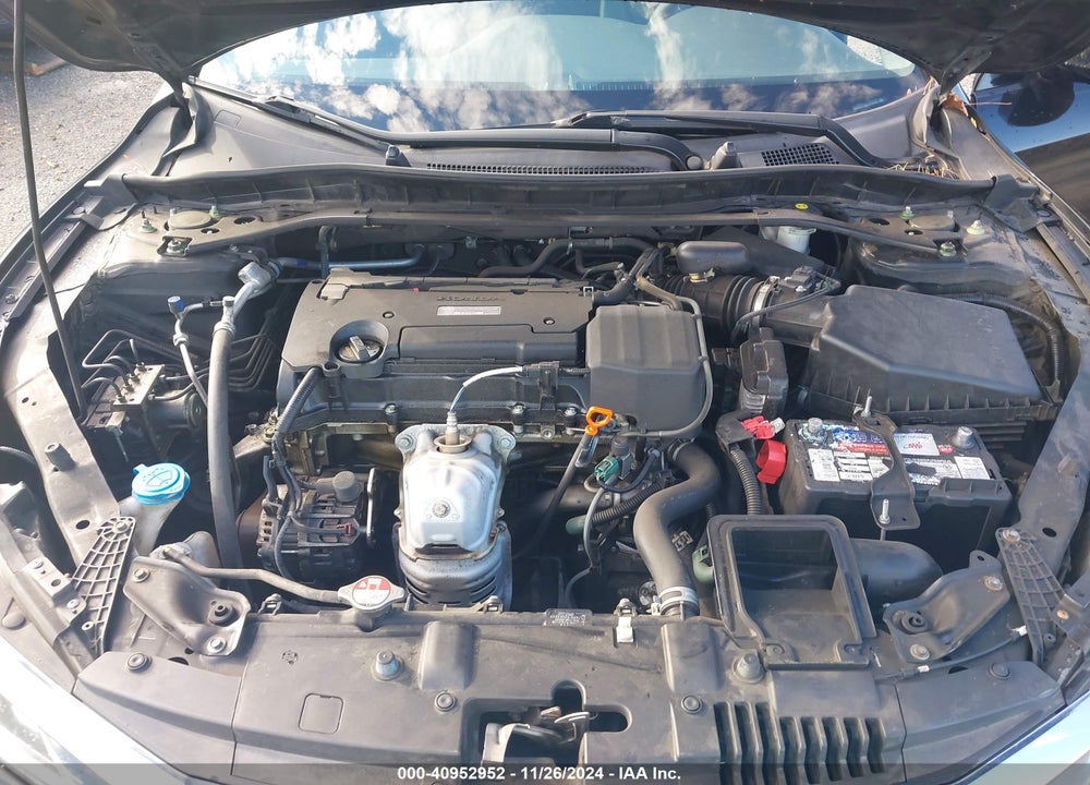 2017 HONDA ACCORD VIN: 1HGCR2F74HA152180