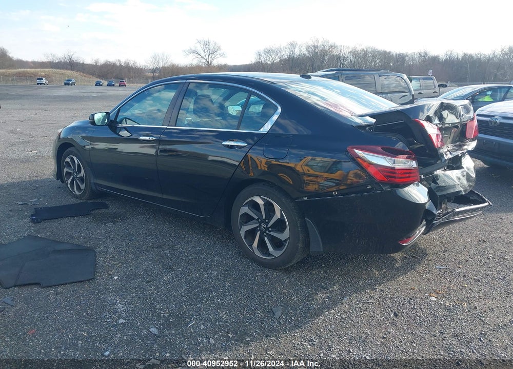 2017 HONDA ACCORD VIN: 1HGCR2F74HA152180