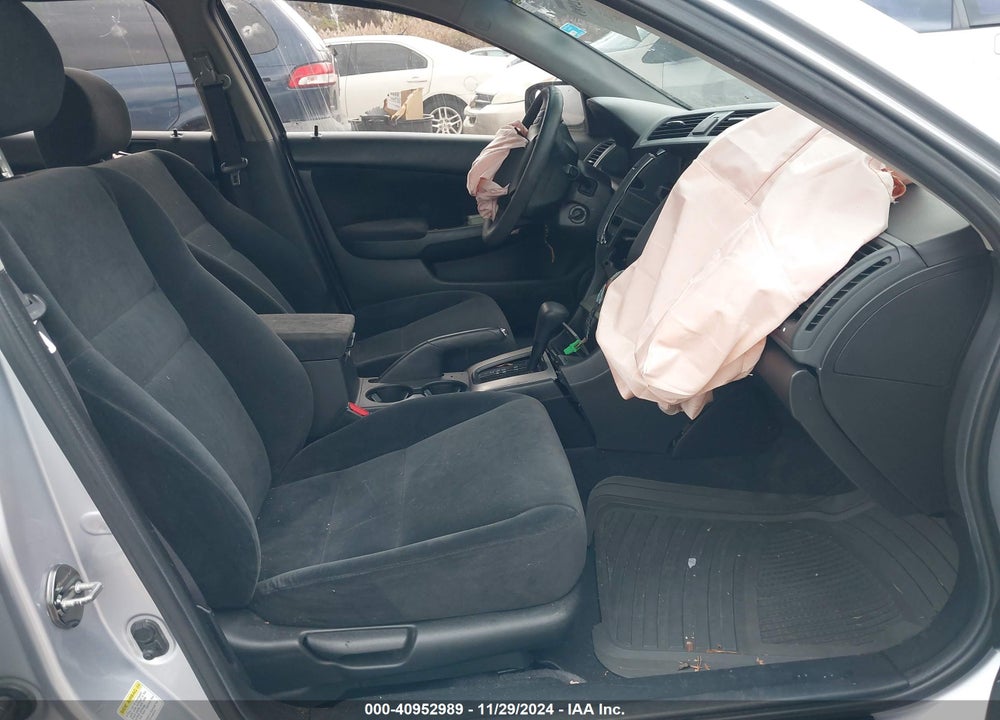 2005 HONDA ACCORD 2.4 EX VIN: 1HGCM56765A002230