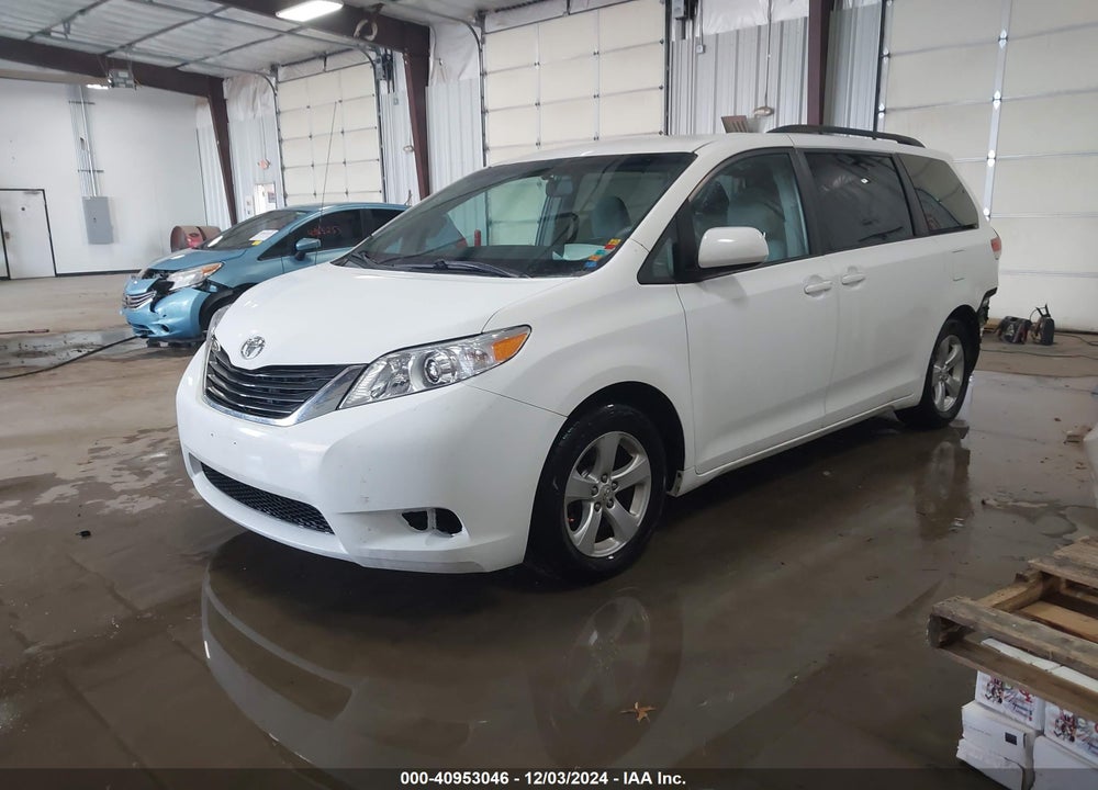 2011 TOYOTA SIENNA LE V6 VIN: 5TDKK3DC4BS114821