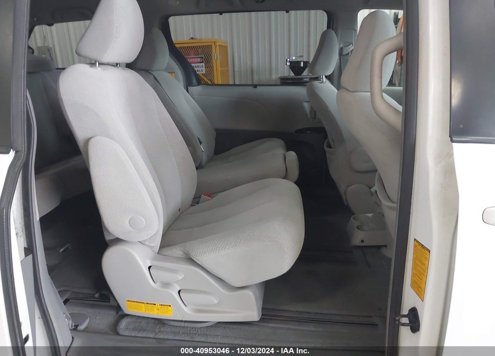 2011 TOYOTA SIENNA LE V6 VIN: 5TDKK3DC4BS114821