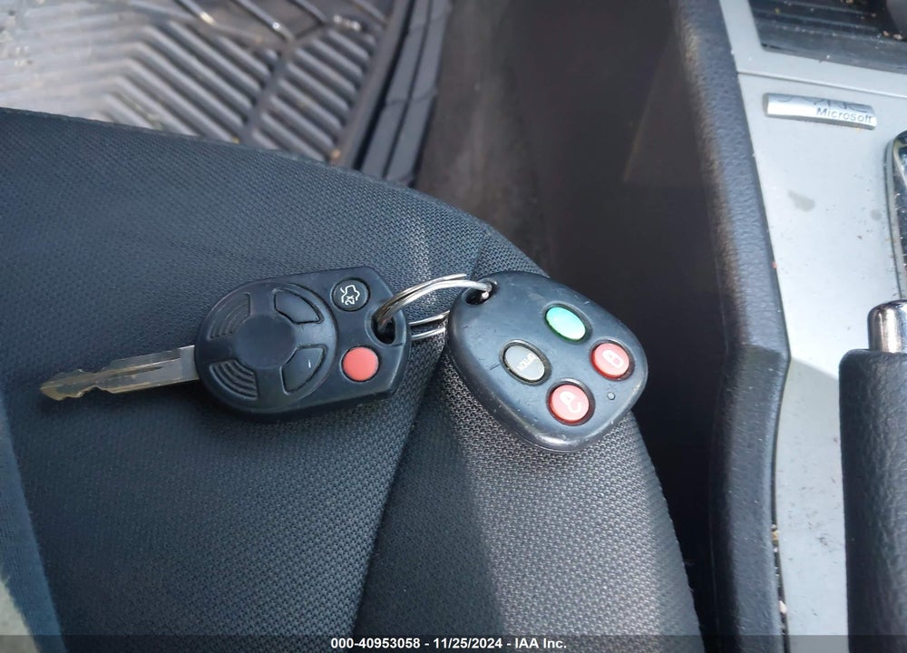 2011 FORD FUSION SE VIN: 3FAHP0HA0BR259673