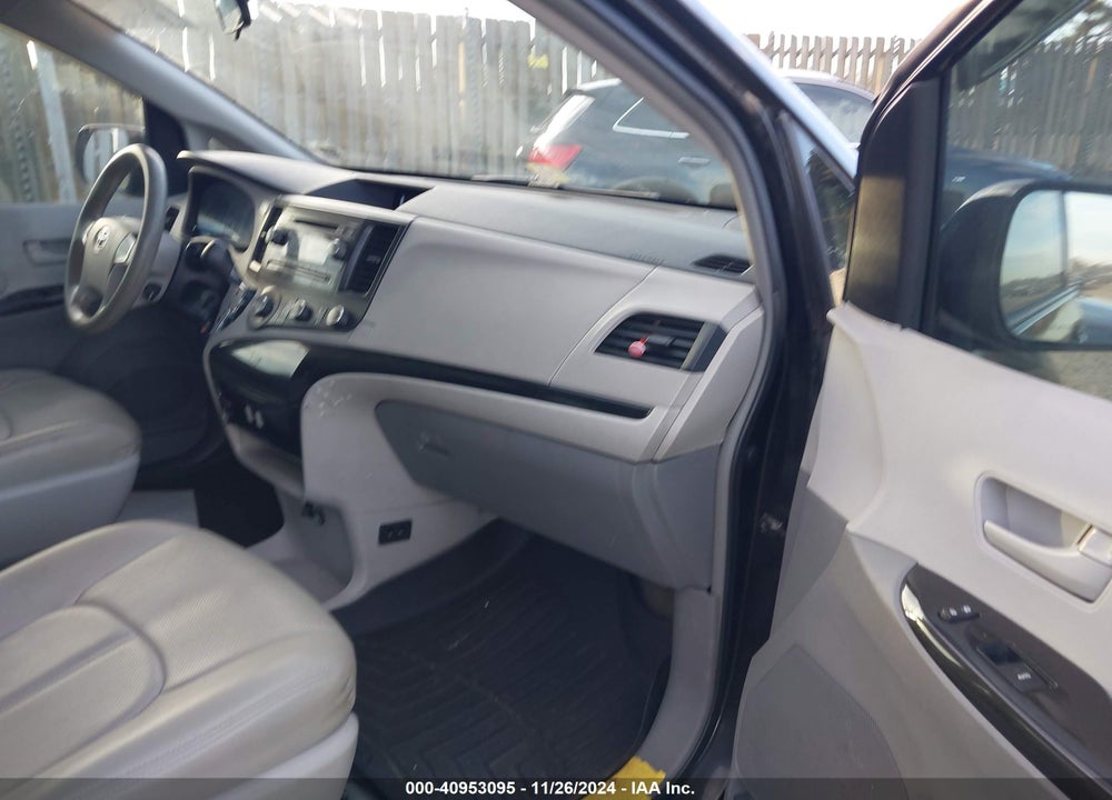 2014 TOYOTA SIENNA L V6 7 PASSENGER VIN: 5TDZK3DC5ES426357