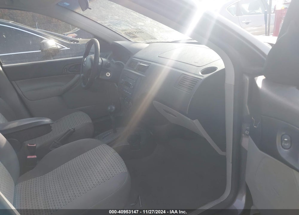 2007 FORD FOCUS S/SE/SES VIN: 1FAFP34N87W109459