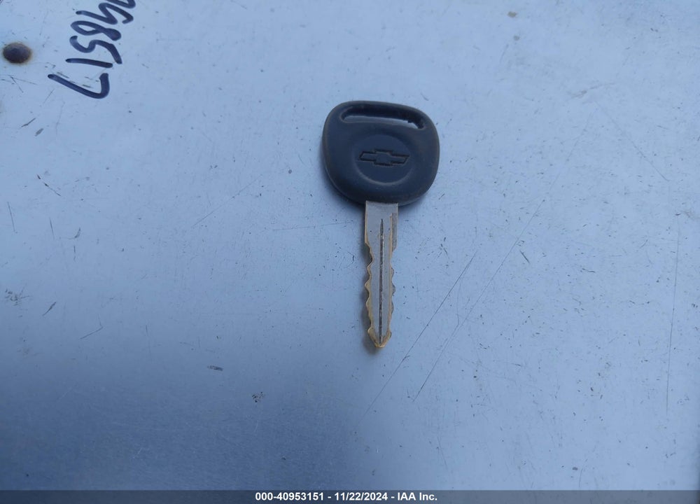 2004 CHEVROLET ASTRO VIN: 1GNDM19X04B104386