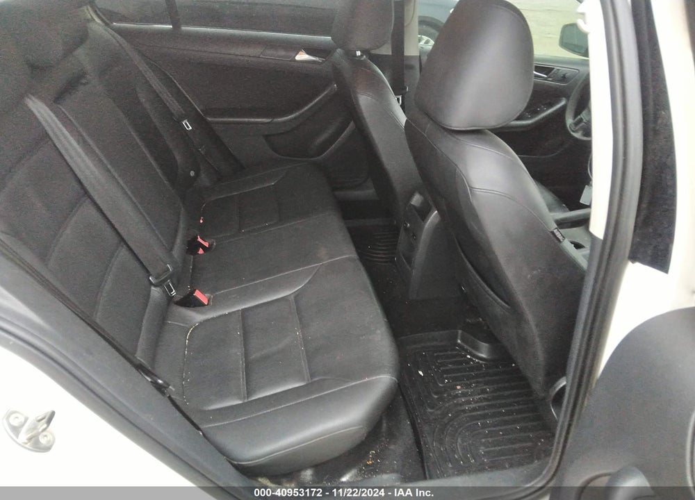 2011 VOLKSWAGEN JETTA 2.5L SE VIN: 3VWDZ7AJ2BM301387