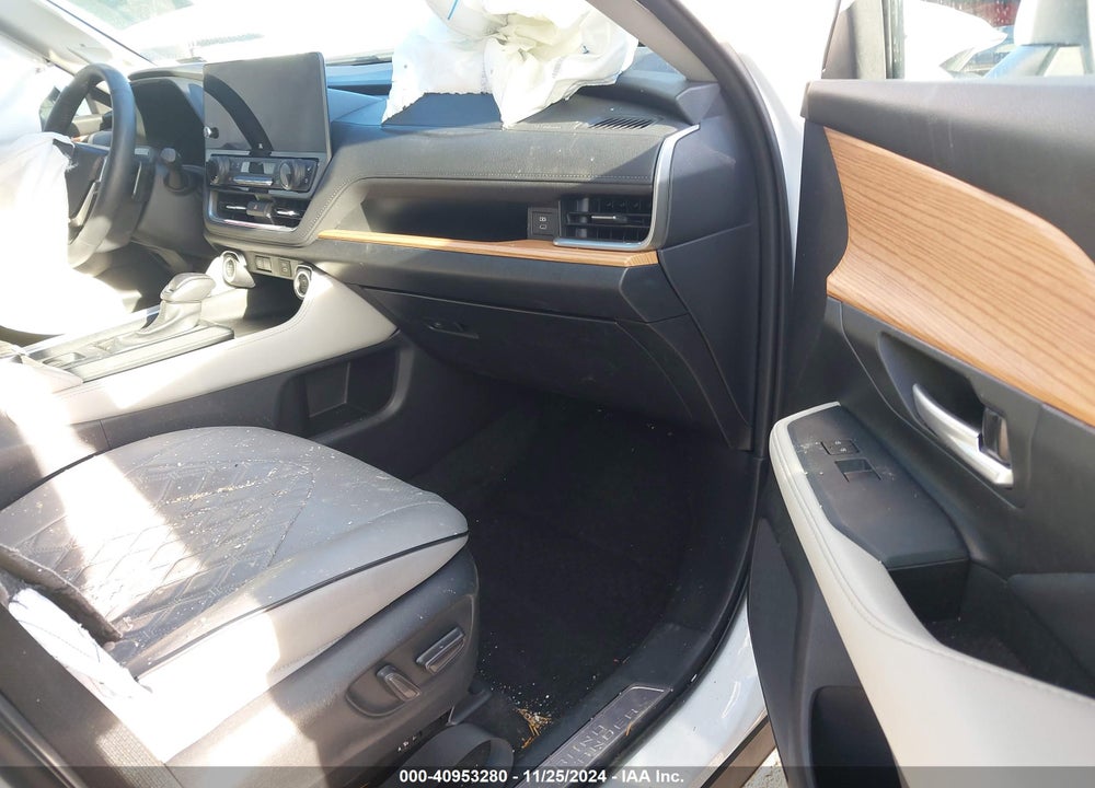 2024 TOYOTA GRAND HIGHLANDER PLATINUM VIN: 5TDAAAB56RS042800