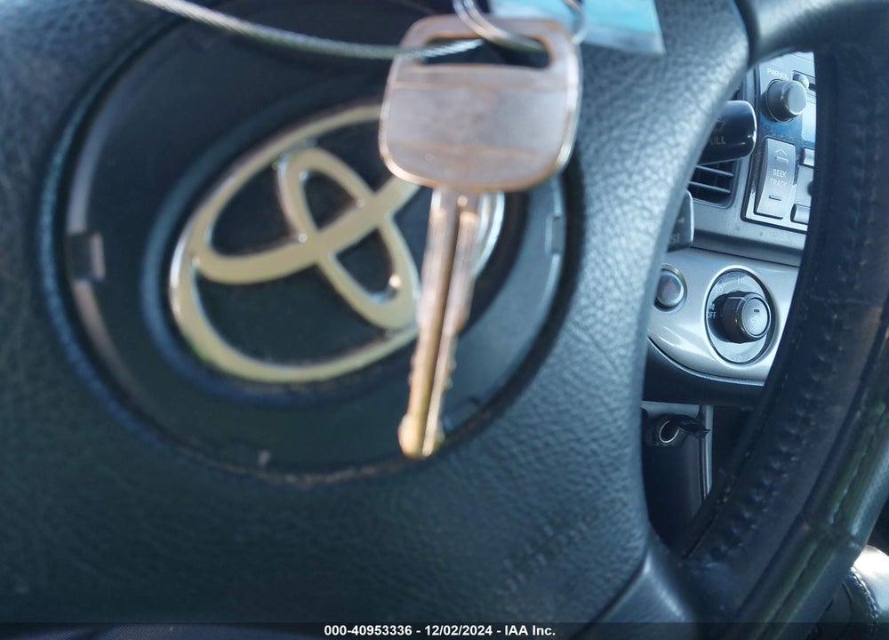 2004 TOYOTA CAMRY SE VIN: 4T1BE32K94U287004