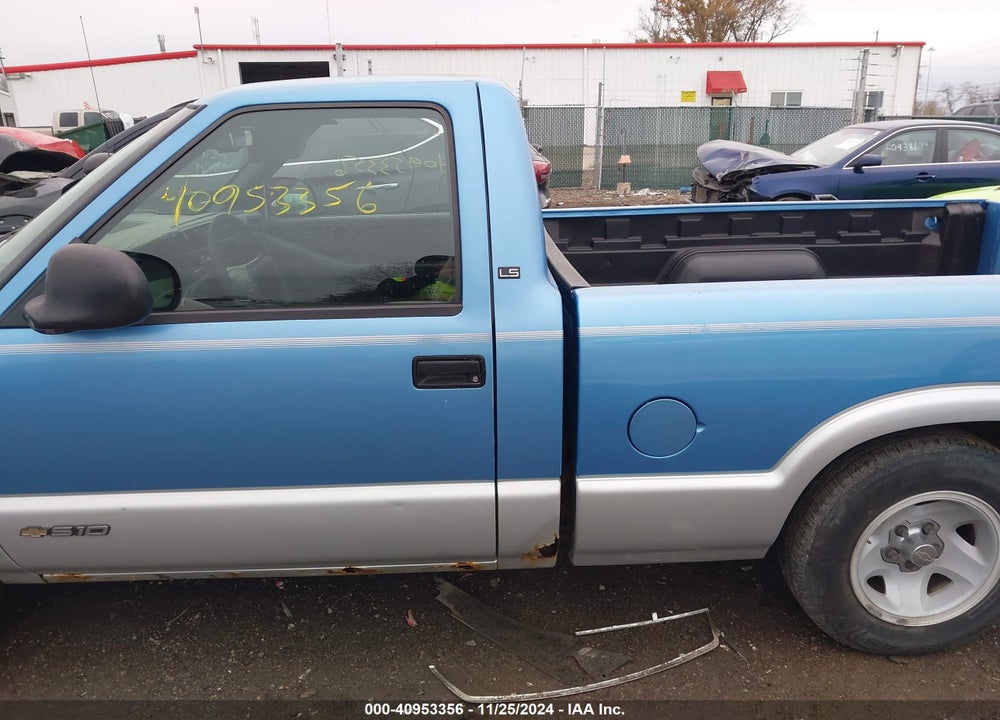 1996 CHEVROLET S TRUCK S10 VIN: 1GCCS1440T8175221