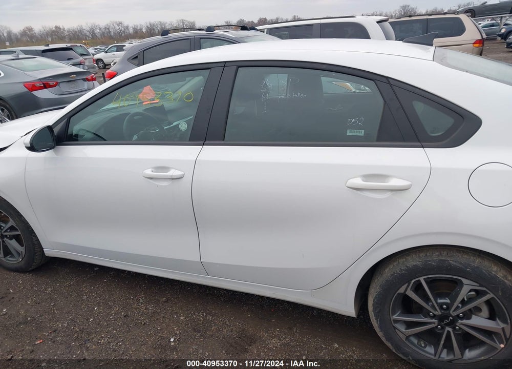 2024 KIA FORTE LXS VIN: 3KPF24AD2RE770749