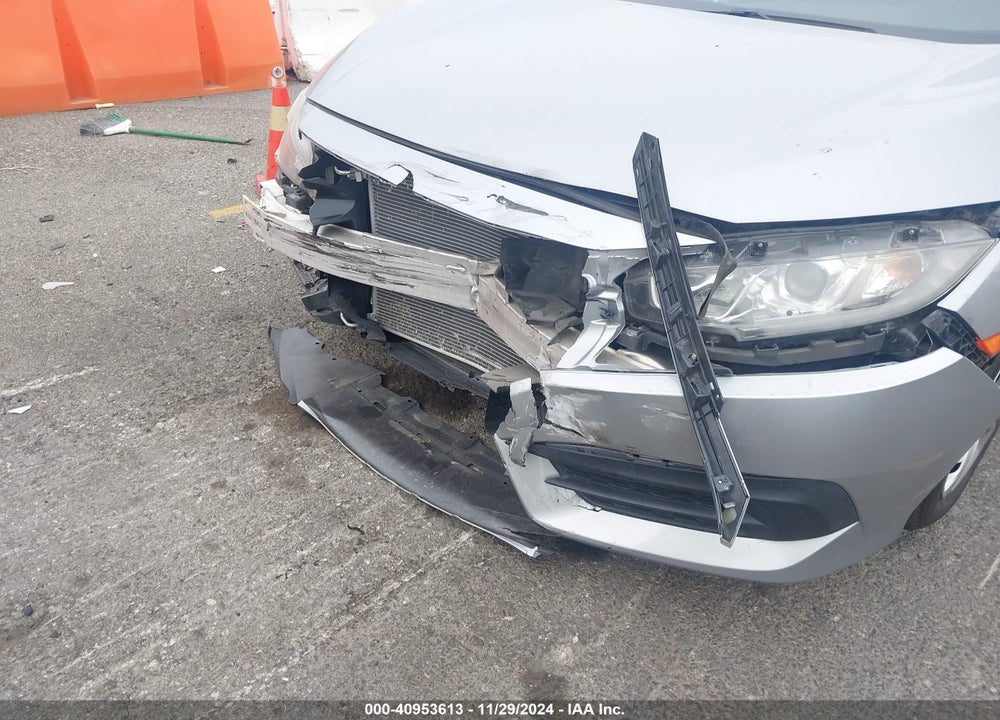 2018 HONDA CIVIC LX VIN: 2HGFC2F56JH505958