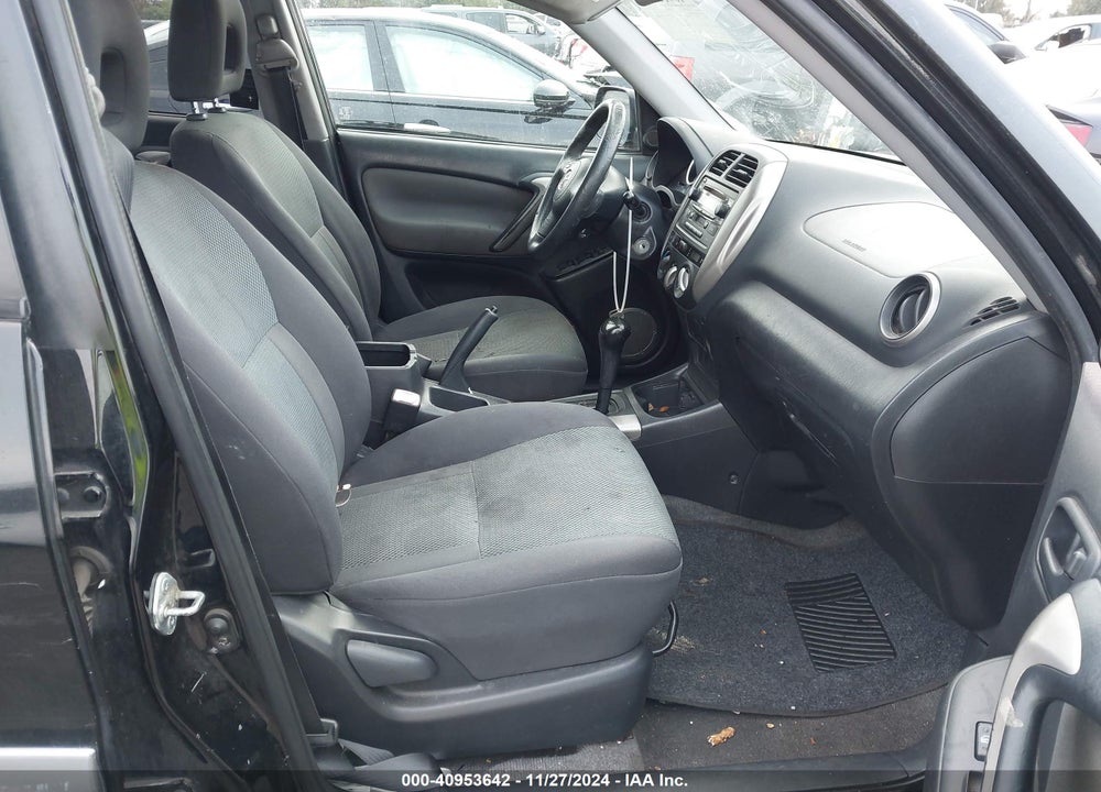 2004 TOYOTA RAV4 VIN: JTEGD20V340011747