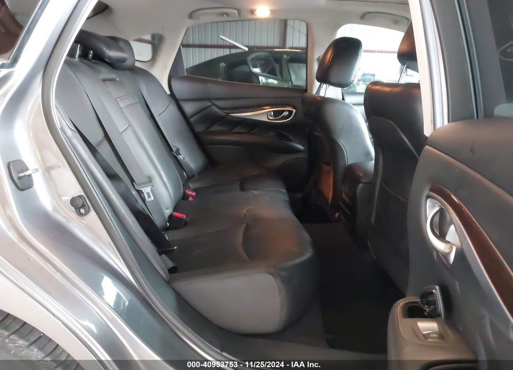 2015 INFINITI Q70 3.7 VIN: JN1BY1AP7FM541571