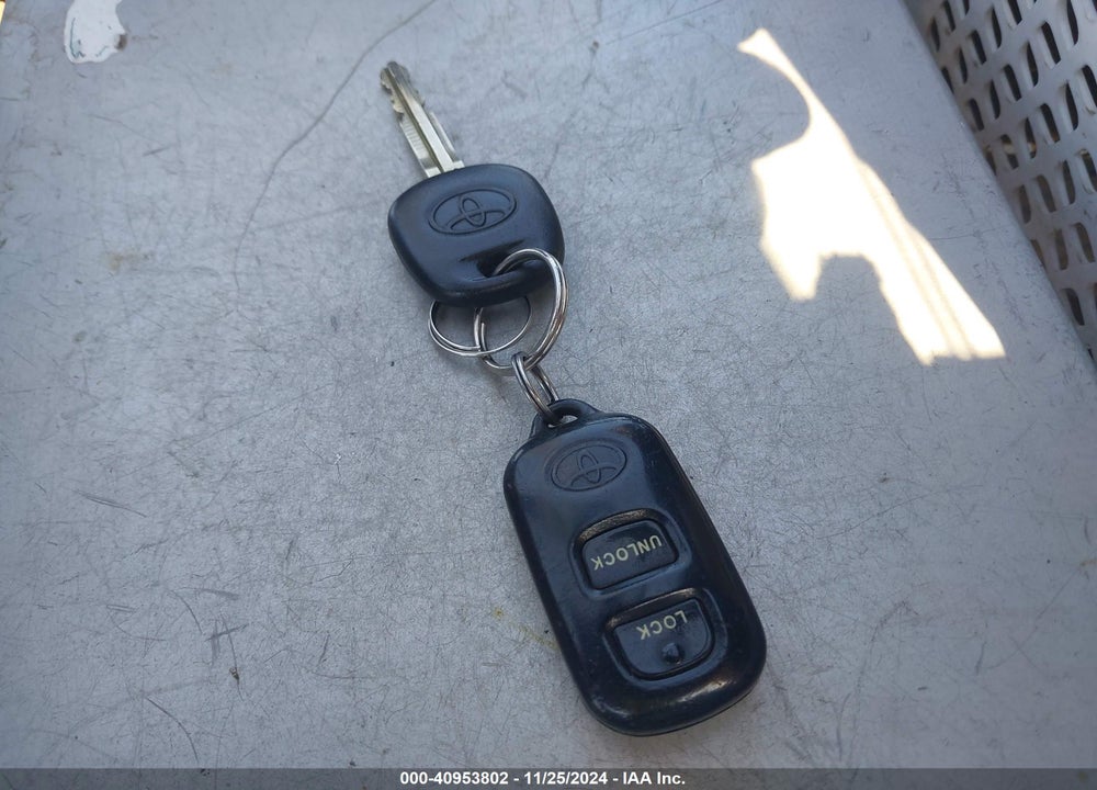 2007 TOYOTA COROLLA S VIN: 2T1BR32E77C835733