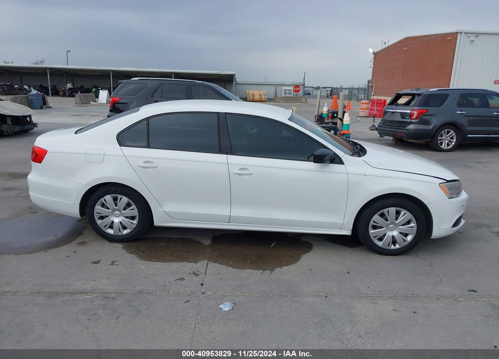 2011 VOLKSWAGEN JETTA 2.0L S VIN: 3VW2K7AJ4BM388902