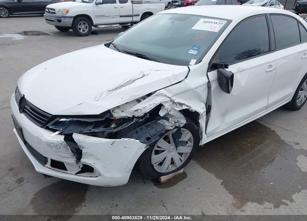 2011 VOLKSWAGEN JETTA 2.0L S VIN: 3VW2K7AJ4BM388902