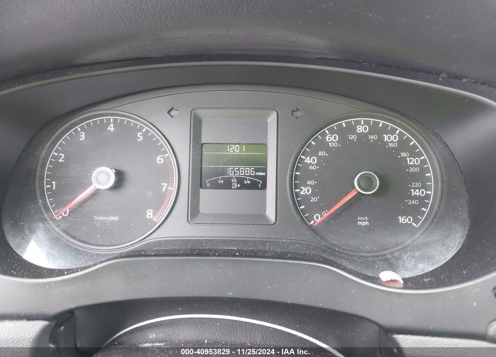 2011 VOLKSWAGEN JETTA 2.0L S VIN: 3VW2K7AJ4BM388902