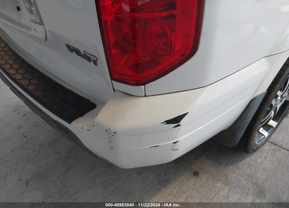 2005 HONDA PILOT EX-L VIN: 2HKYF18625H521263
