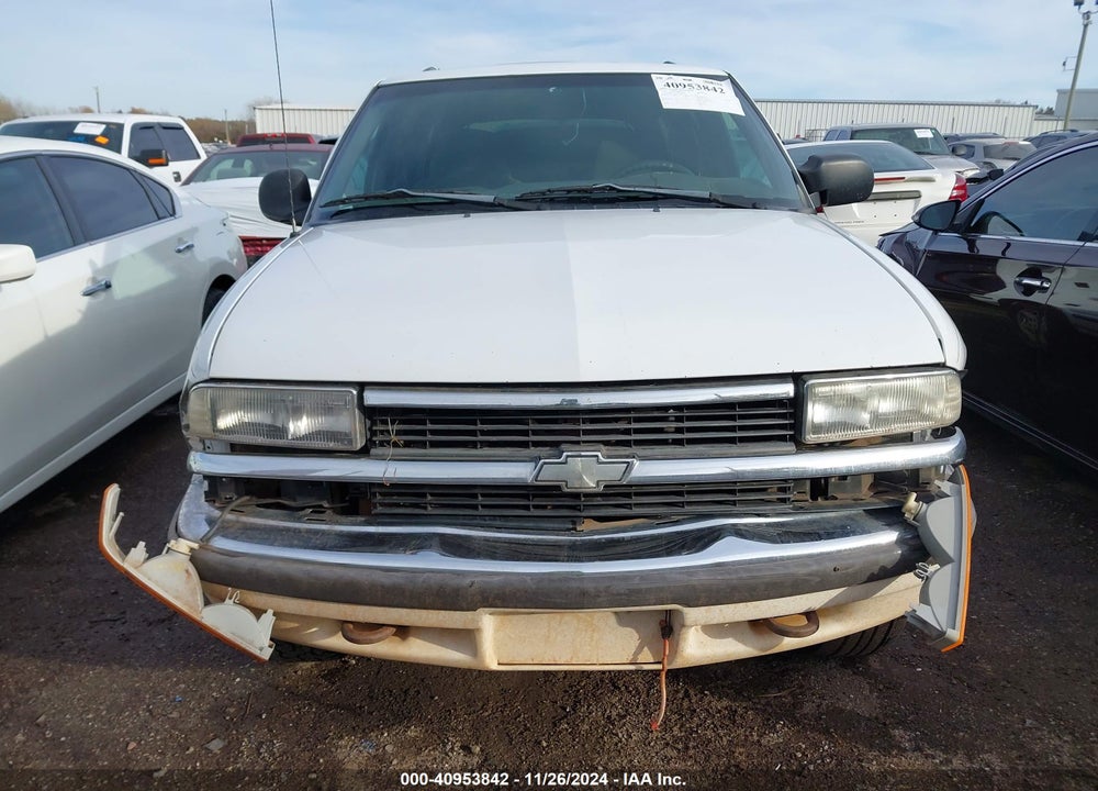 1998 CHEVROLET BLAZER LS VIN: 1GNDT13WXWK172328