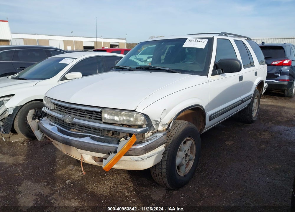 1998 CHEVROLET BLAZER LS VIN: 1GNDT13WXWK172328