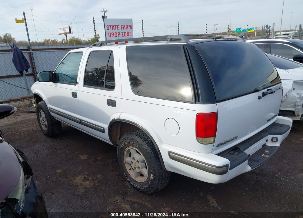 1998 CHEVROLET BLAZER LS VIN: 1GNDT13WXWK172328