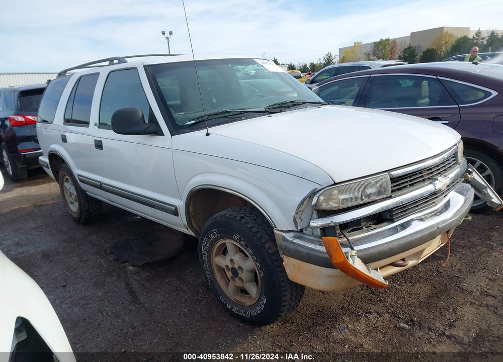1998 CHEVROLET BLAZER LS VIN: 1GNDT13WXWK172328