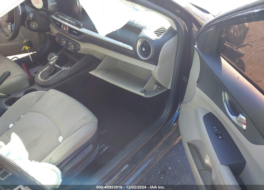 2021 KIA FORTE VIN: 3KPF24AD0ME318064