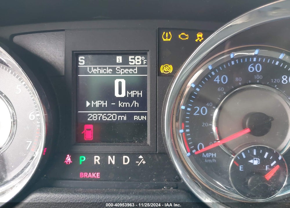 2011 CHRYSLER TOWN & COUNTRY TOURING VIN: 2A4RR5DG5BR718504