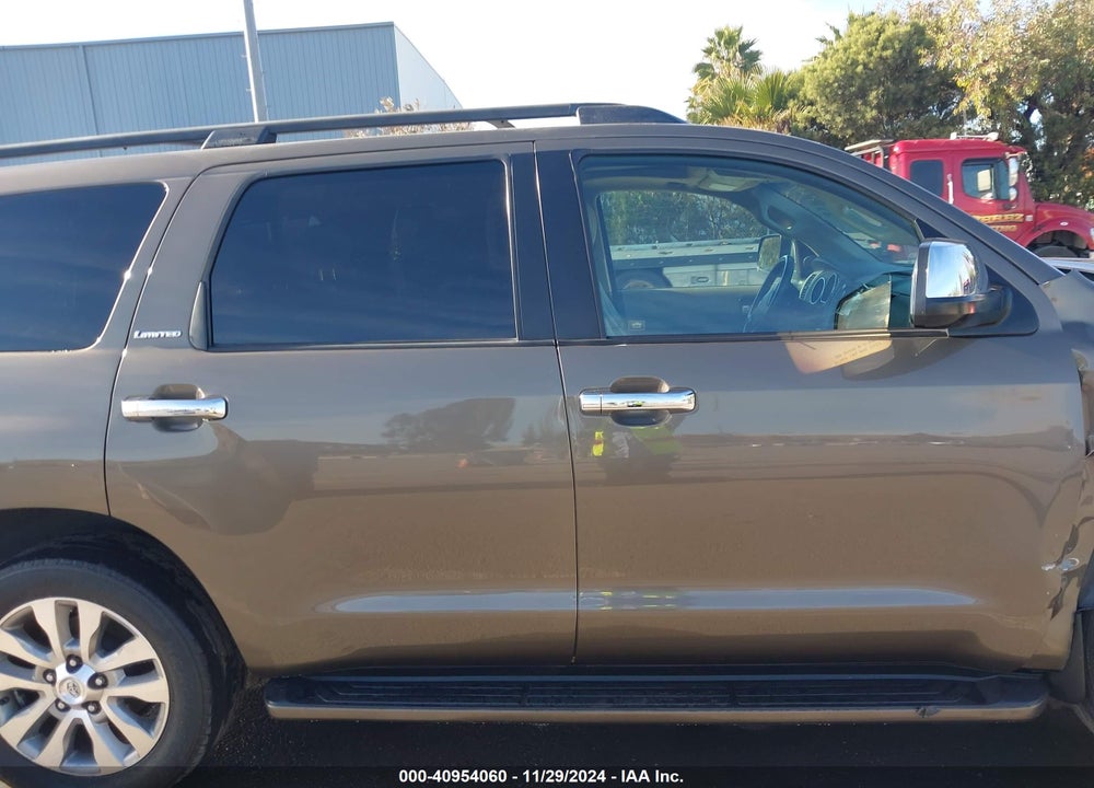 2010 TOYOTA SEQUOIA LIMITED 5.7L V8 VIN: 5TDJY5G16AS028909