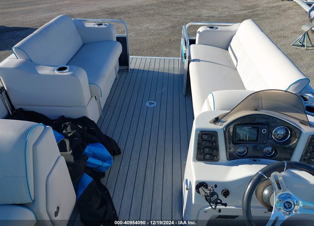 2019 APEX OTHER VIN: APX28090E919