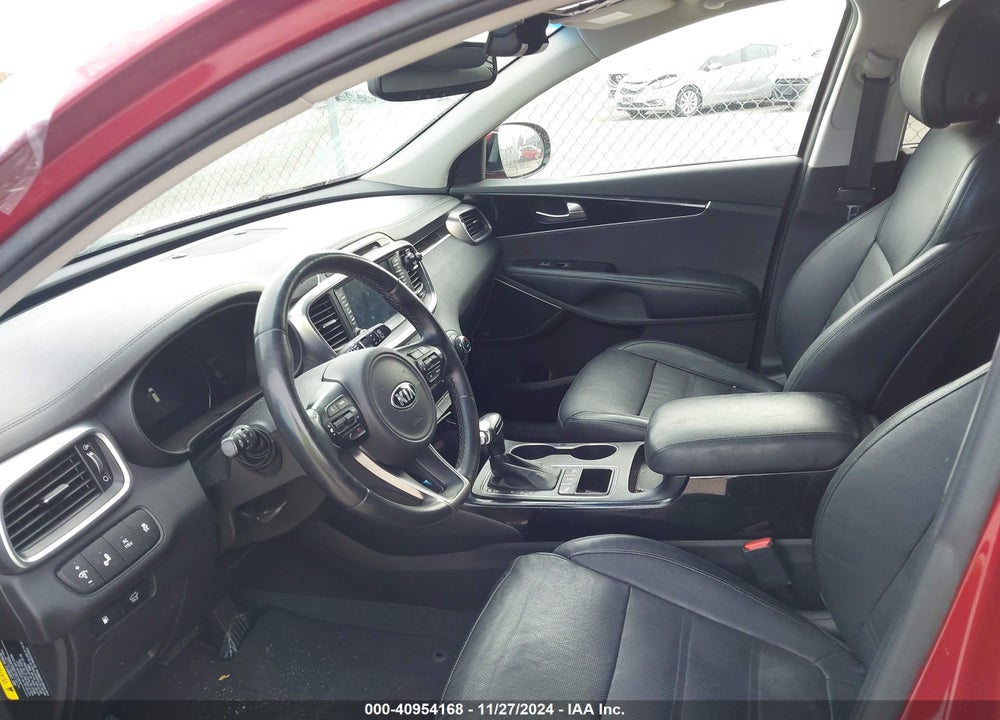 2016 KIA SORENTO 3.3L SX VIN: 5XYPKDA55GG116373