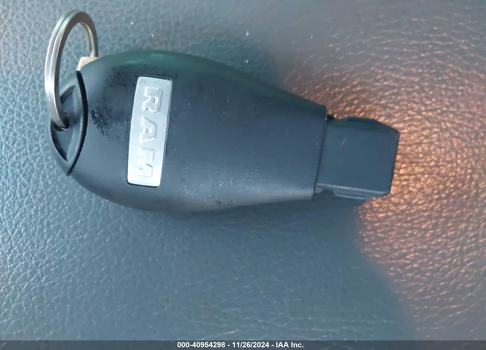 2013 RAM 1500 VIN: 1C6RR7ST0DS709302