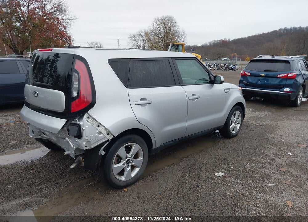 2018 KIA SOUL VIN: KNDJN2A26J7607594