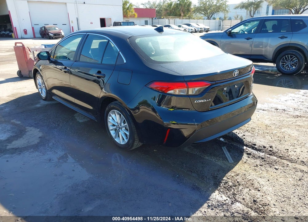 2022 TOYOTA COROLLA XLE VIN: 5YFFPMAE3NP315590