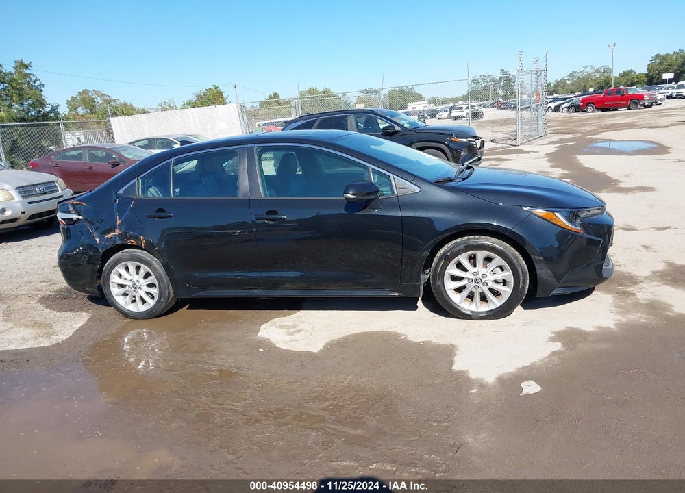 2022 TOYOTA COROLLA XLE VIN: 5YFFPMAE3NP315590