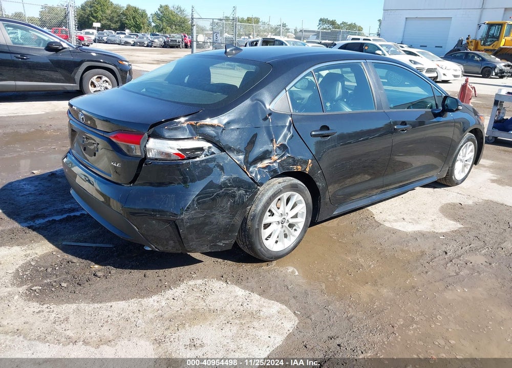 2022 TOYOTA COROLLA XLE VIN: 5YFFPMAE3NP315590