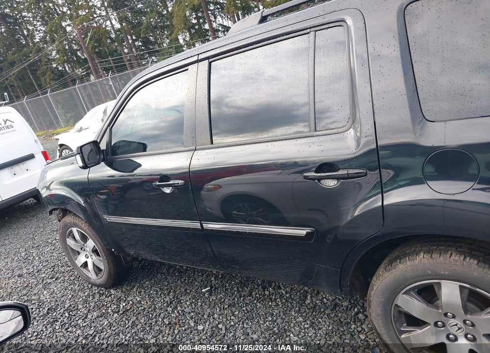 2012 HONDA PILOT TOURING VIN: 5FNYF4H94CB065631