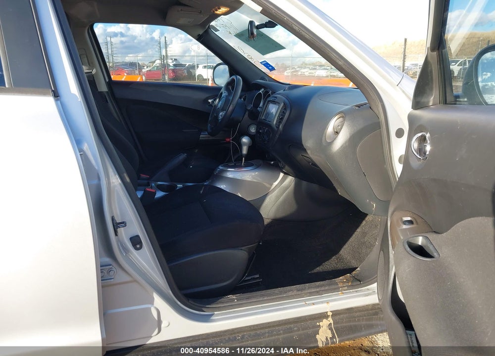 2014 NISSAN JUKE S VIN: JN8AF5MRXET355230