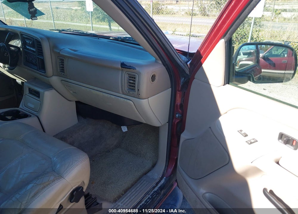 2002 CHEVROLET SUBURBAN 1500 LS VIN: 1GNEC16Z82J222248